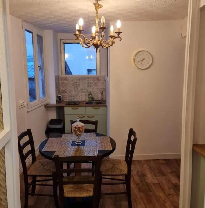 Le « Saint-Just » Apartment Родез Екстериор снимка